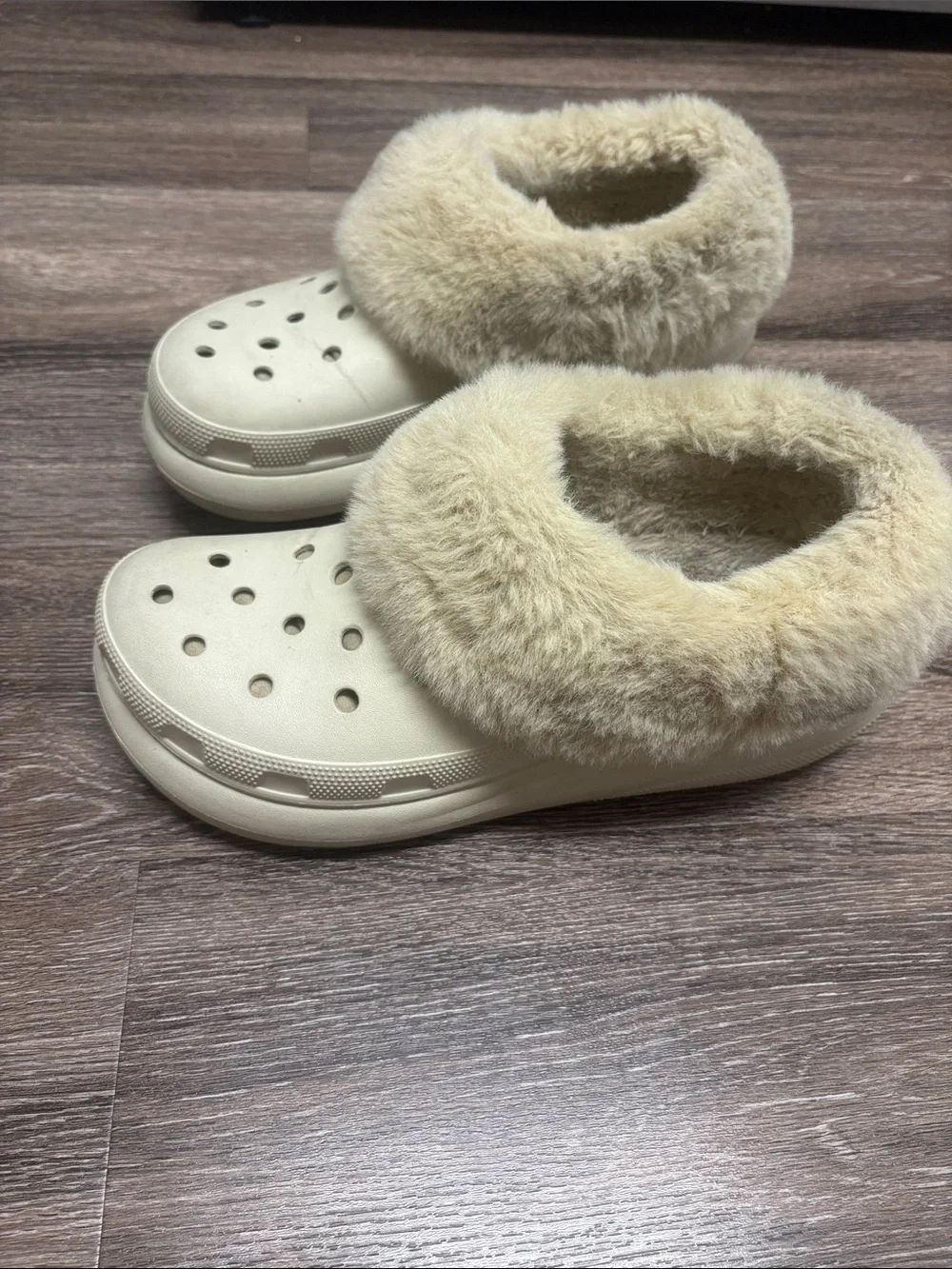 Crocs Furever Crush Lined Platform Clogs Bone Men’s 10 / Women’s 12